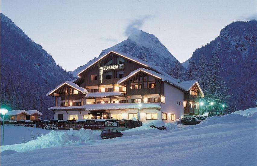 Hotel Tyrolia Мальга-Чапела Екстер'єр фото